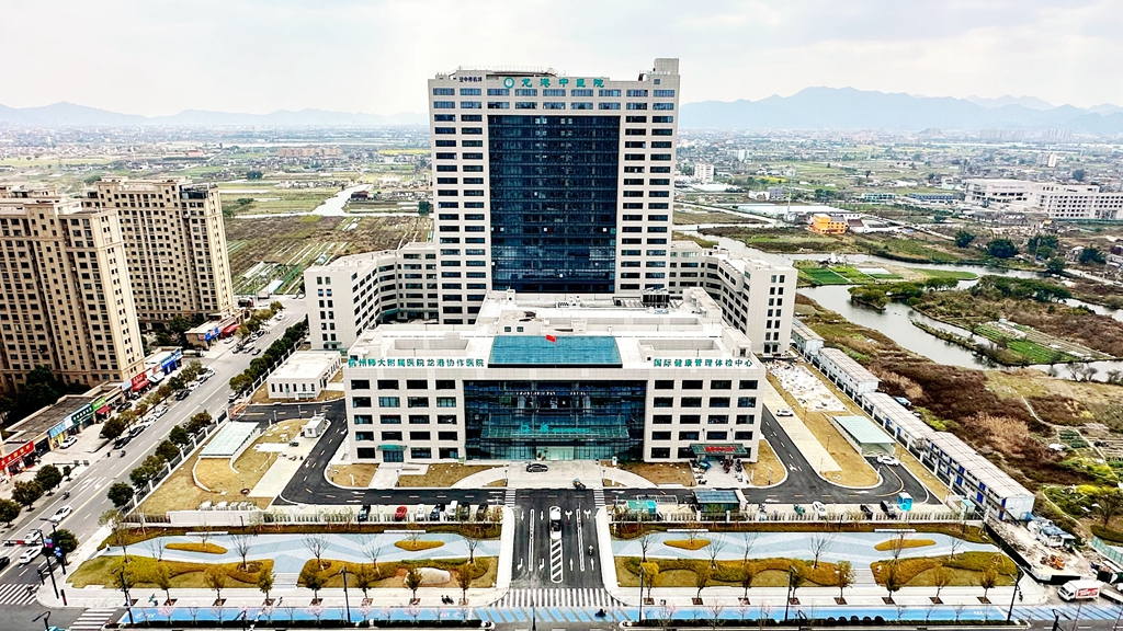 1745306570770496.jpg 1745228709535333.jpg